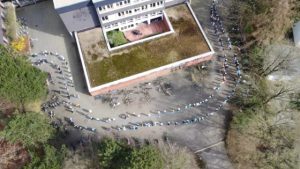 Luftfoto der Schüler*innenkette